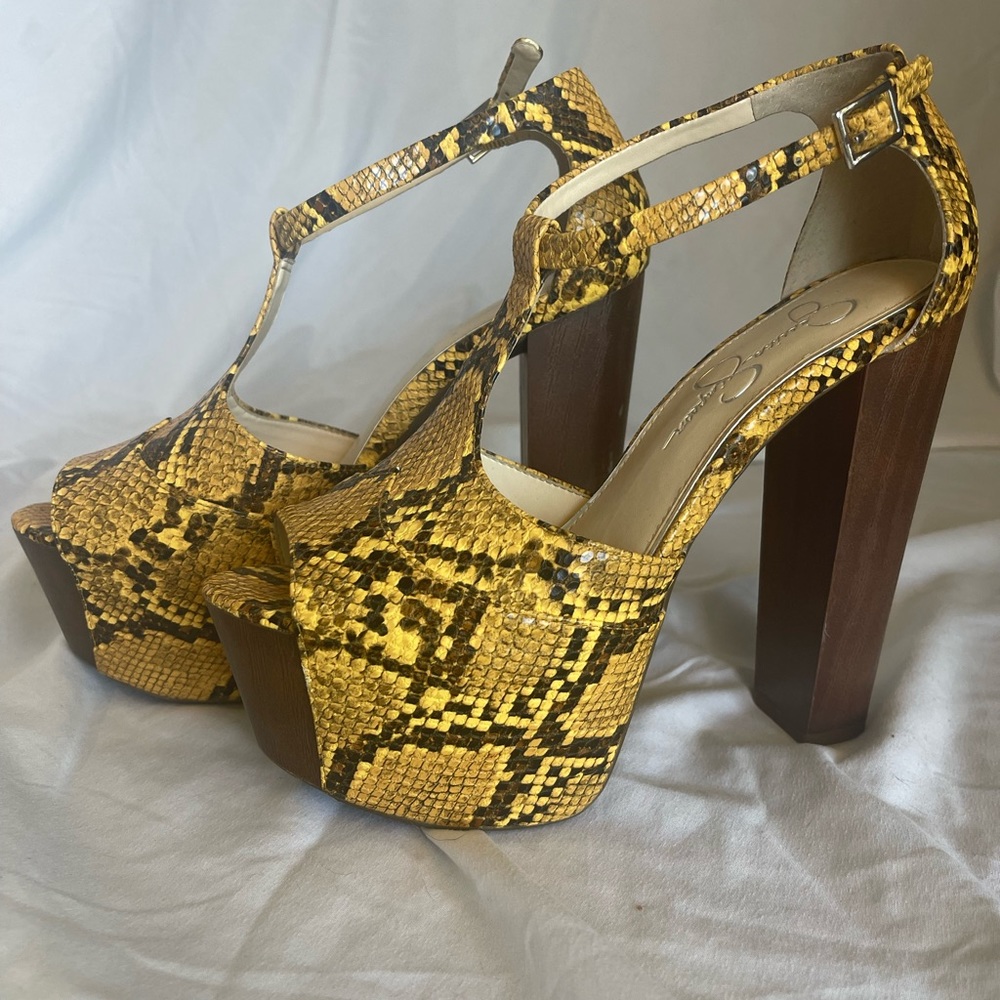Jessica Simpson/Dany Platform Sandals/Yellow Snakeskin/Size 8